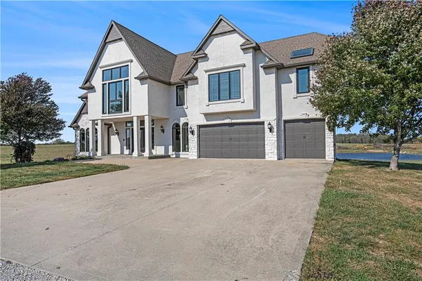 $1,750,000 | 2600 Northwest 108th Street, Kansas City, MO 64154