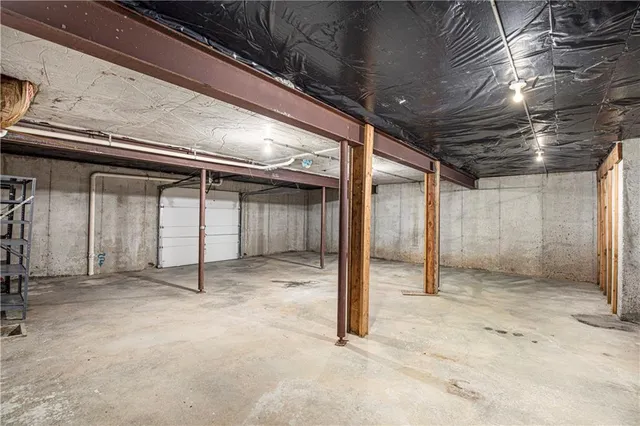 $1,950,000 | 2600 Northwest 108th Street, Kansas City, MO 64154