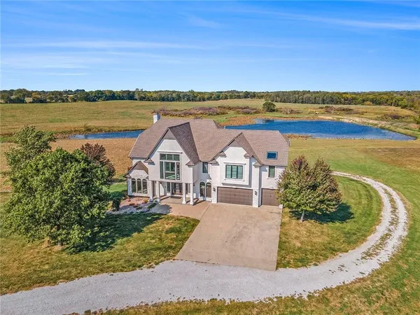 $1,750,000 | 2600 Northwest 108th Street, Kansas City, MO 64154