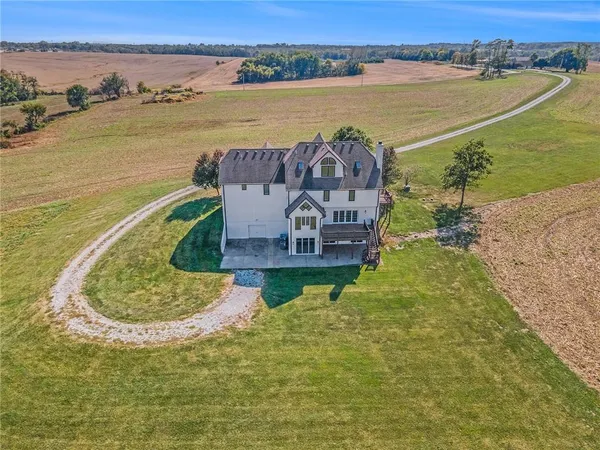 $1,750,000 | 2600 Northwest 108th Street, Kansas City, MO 64154