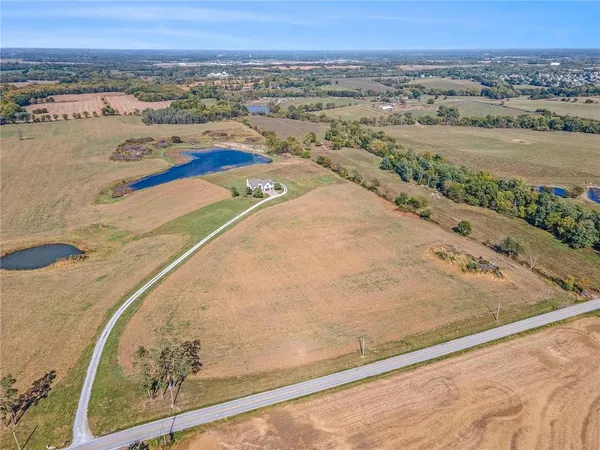 $1,750,000 | 2600 Northwest 108th Street, Kansas City, MO 64154