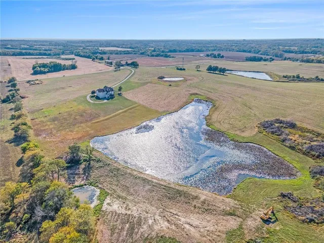 $1,950,000 | 2600 Northwest 108th Street, Kansas City, MO 64154