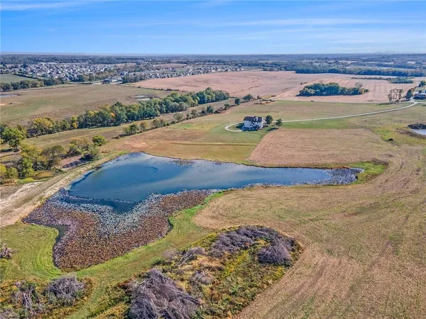 $1,750,000 | 2600 Northwest 108th Street, Kansas City, MO 64154