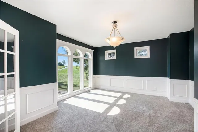 $1,950,000 | 2600 Northwest 108th Street, Kansas City, MO 64154