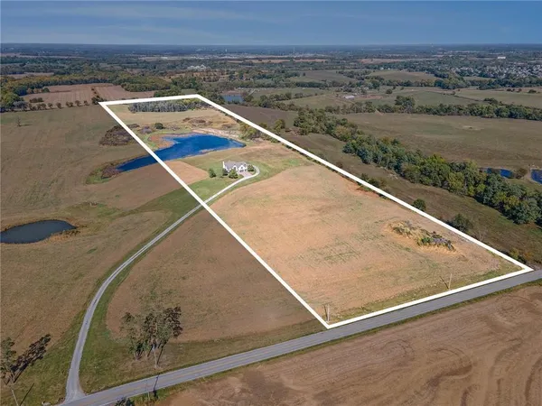 $1,750,000 | 2600 Northwest 108th Street, Kansas City, MO 64154