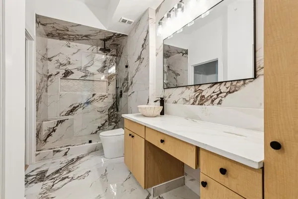$425,000 | 3225 Turtle Creek Boulevard, Unit 142, Dallas, TX 75219