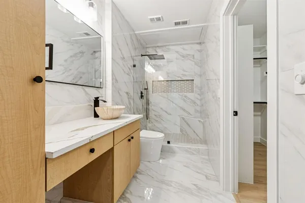 $425,000 | 3225 Turtle Creek Boulevard, Unit 142, Dallas, TX 75219