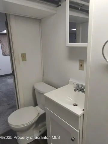 $950 | 136 Chestnut Street, Unit BSMT, Dunmore, PA 18512