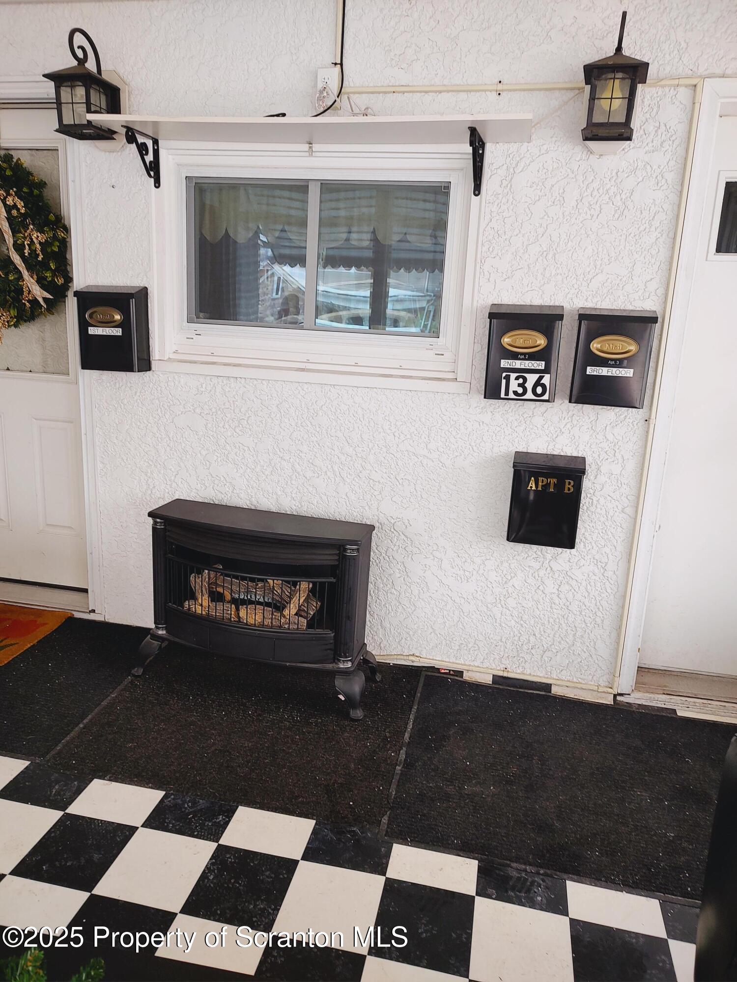 136 Chestnut Street, Unit BSMT Dunmore, PA 18512 - Photo 20 of 22 Common Lounge