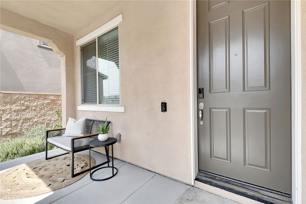 352 Lilly Street Rialto, CA 92376 - Photo 3 of 36