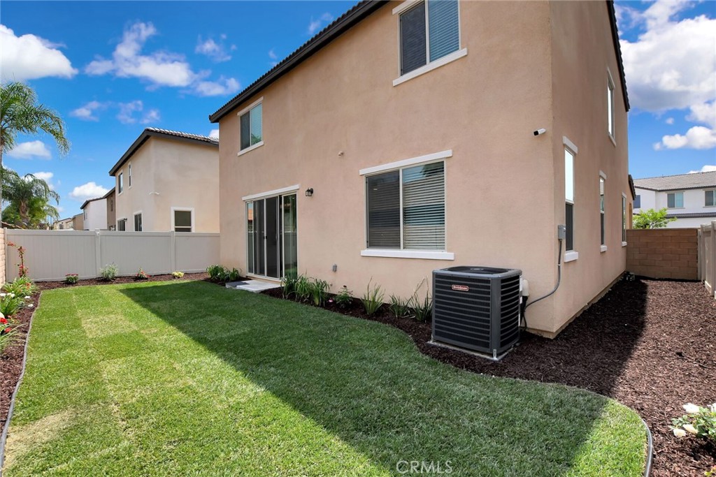 352 Lilly Street Rialto, CA 92376 - Photo 31 of 36