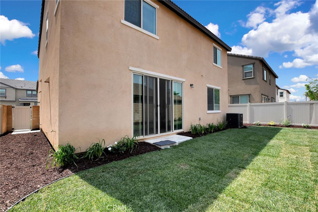 352 Lilly Street Rialto, CA 92376 - Photo 32 of 36