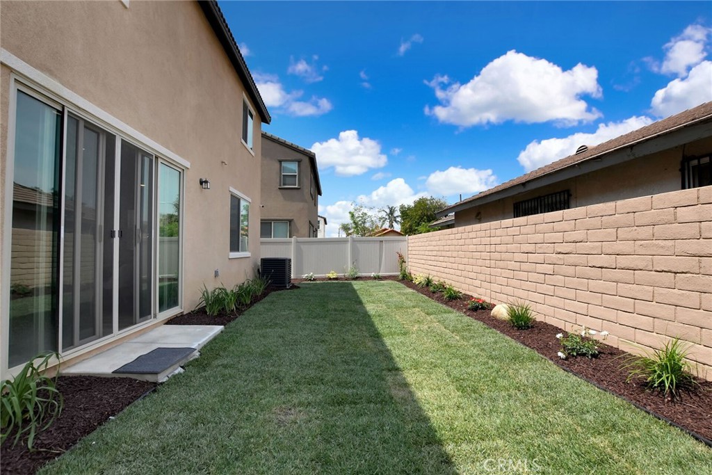 352 Lilly Street Rialto, CA 92376 - Photo 34 of 36