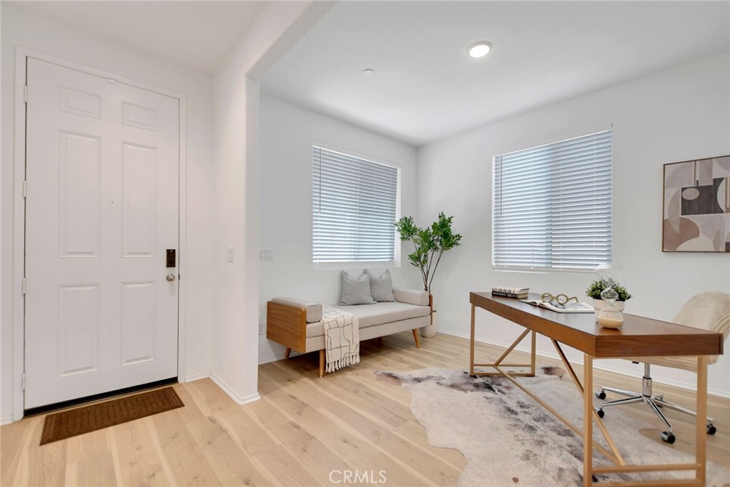 352 Lilly Street Rialto, CA 92376 - Photo 4 of 36