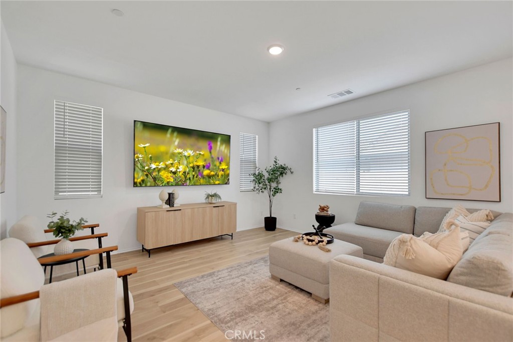 352 Lilly Street Rialto, CA 92376 - Photo 7 of 36