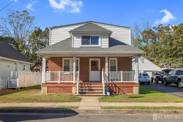 $2,300 | 148 South 4th Avenue, Manville, NJ 08835