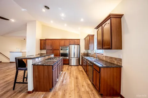 $1,088,000 | 757 San Francisco Avenue, South Lake Tahoe, CA 96150
