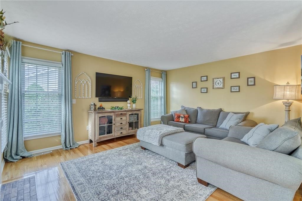 85 Images Greece, NY 14626 - Photo 18 of 37