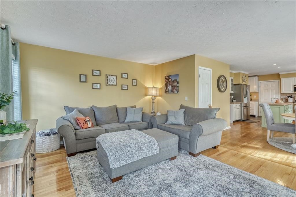 85 Images Greece, NY 14626 - Photo 19 of 37