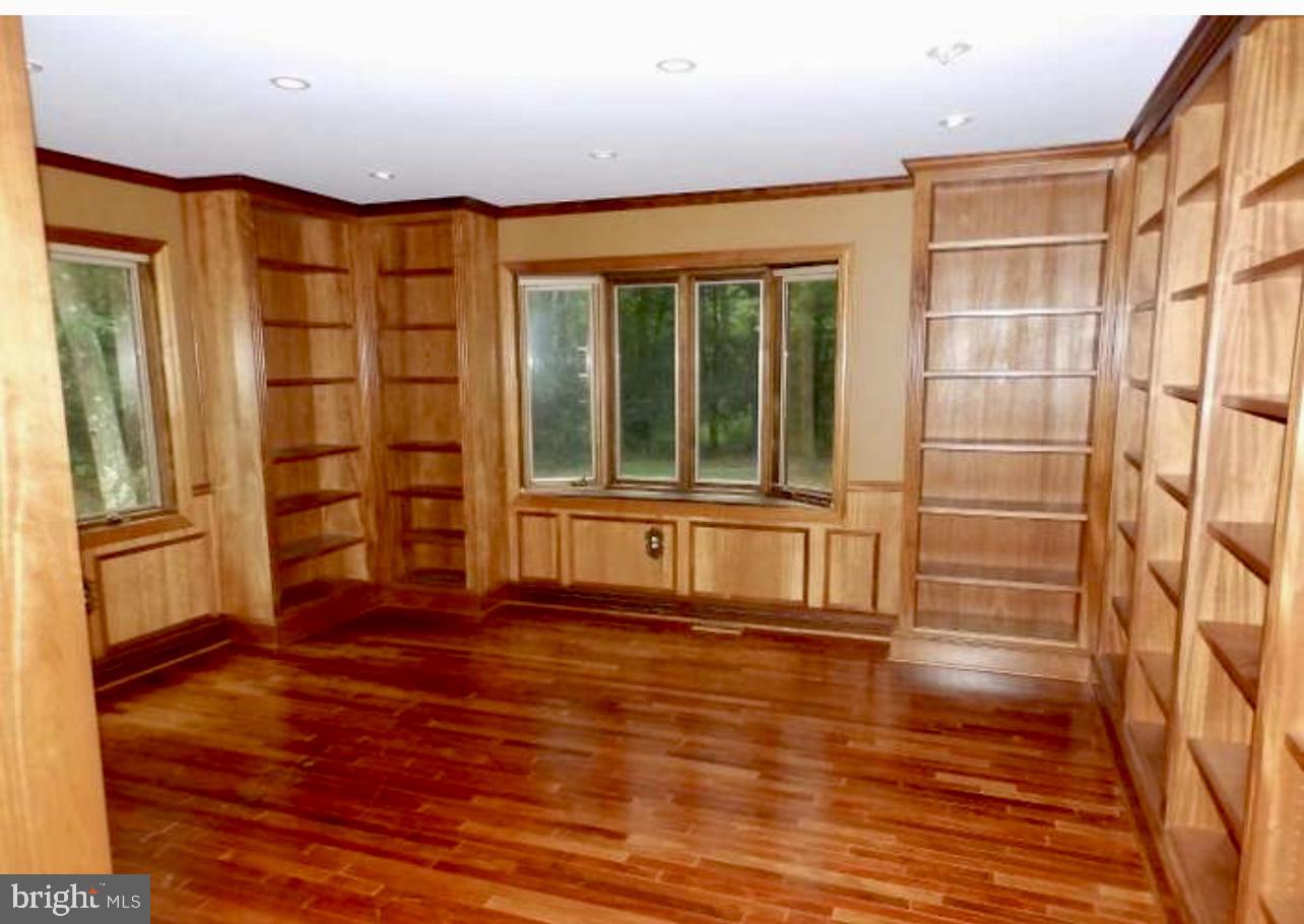 1322 Commissioners Road Mullica Hill, NJ 08062 - Photo 18 of 31 Large office/library