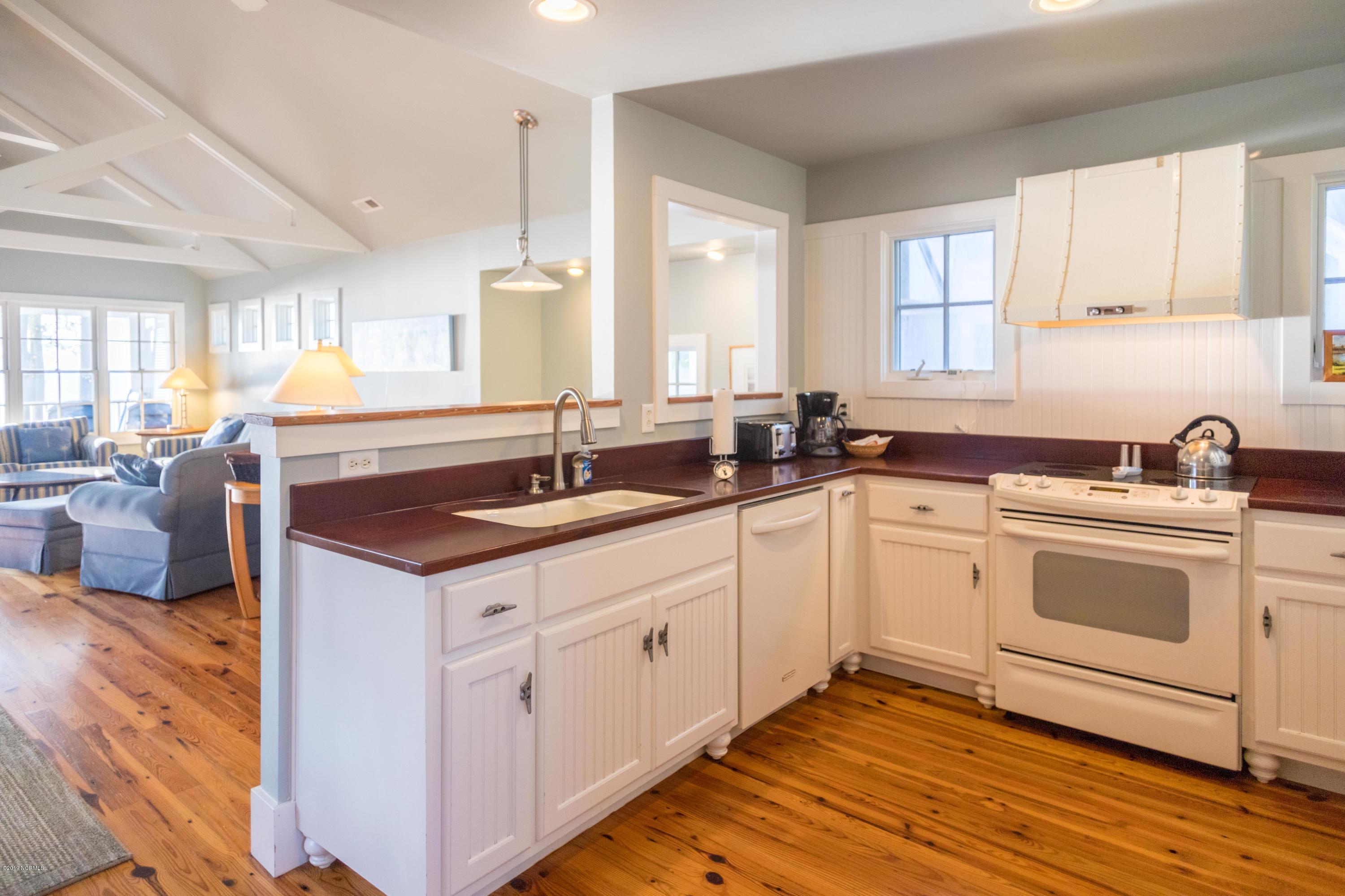 511 Neuse Village Road, Unit # 7 Arapahoe, NC 28510 - Photo 13 of 44 IMG_3876-HDR
