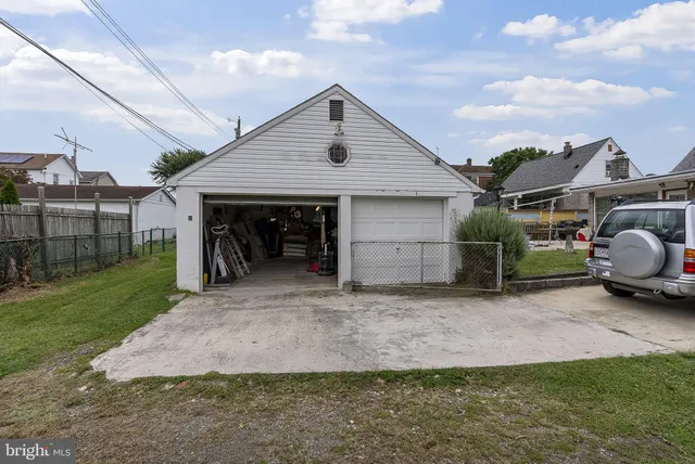 $300,000 | 1901 Tolson Avenue, Dundalk, MD 21222