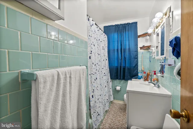 $300,000 | 1901 Tolson Avenue, Dundalk, MD 21222