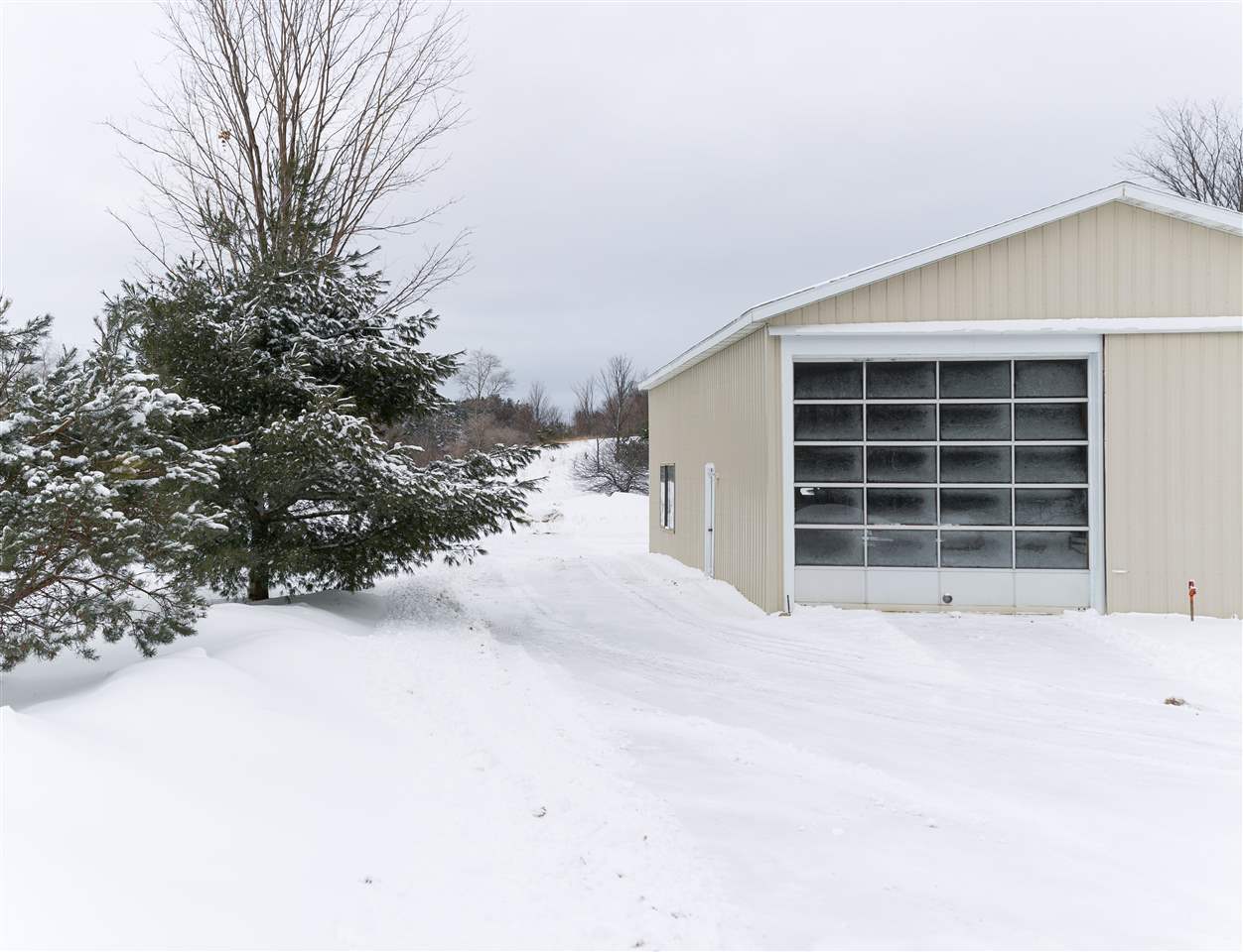 1086 Smith Road Traverse City, MI 49696 - Photo 35 of 43 1857552-34.JPG
