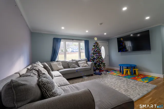 $409,000 | 24 Park Lane West, New Milford, CT 06776