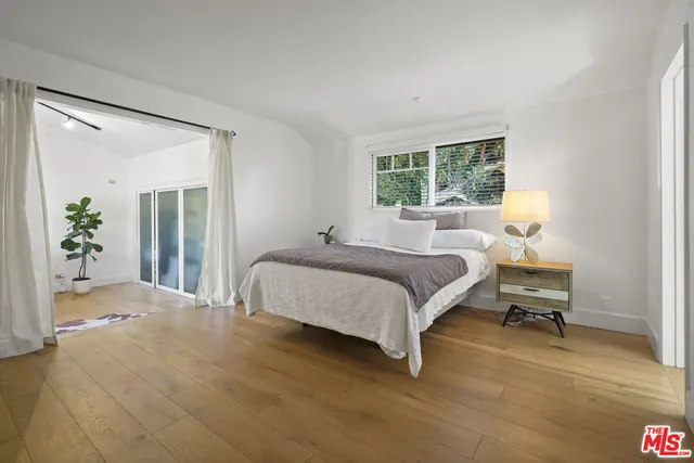 $5,995,000 | 6052 Merritt Drive, Malibu, CA 90265