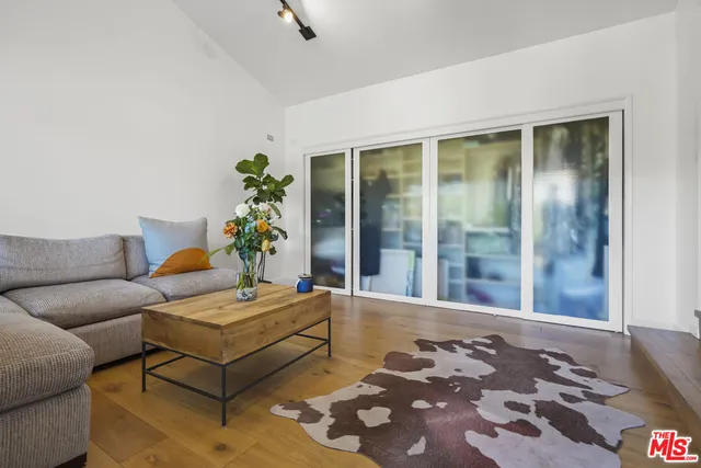 $5,995,000 | 6052 Merritt Drive, Malibu, CA 90265