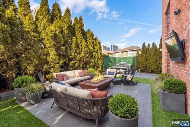 $2,150,000 | 1286 River Road, Edgewater, NJ 07020