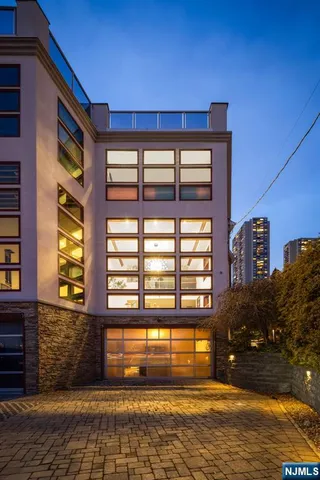 $2,150,000 | 1286 River Road, Edgewater, NJ 07020