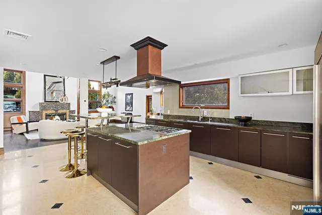 $2,150,000 | 1286 River Road, Edgewater, NJ 07020