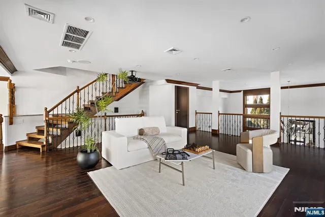 $2,150,000 | 1286 River Road, Edgewater, NJ 07020