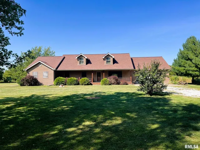 $385,500 | 12676 East County Highway, Lewistown, IL 61542