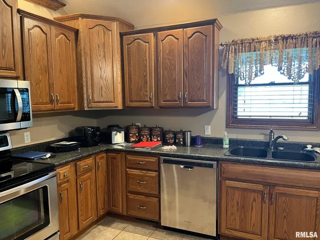 $385,500 | 12676 East County Highway, Lewistown, IL 61542