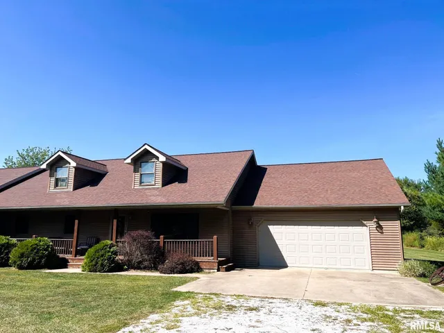 $385,500 | 12676 East County Highway, Lewistown, IL 61542