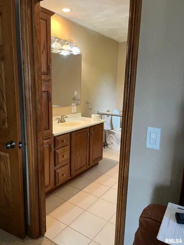 $385,500 | 12676 East County Highway, Lewistown, IL 61542