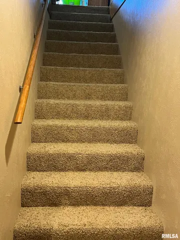 $385,500 | 12676 East County Highway, Lewistown, IL 61542