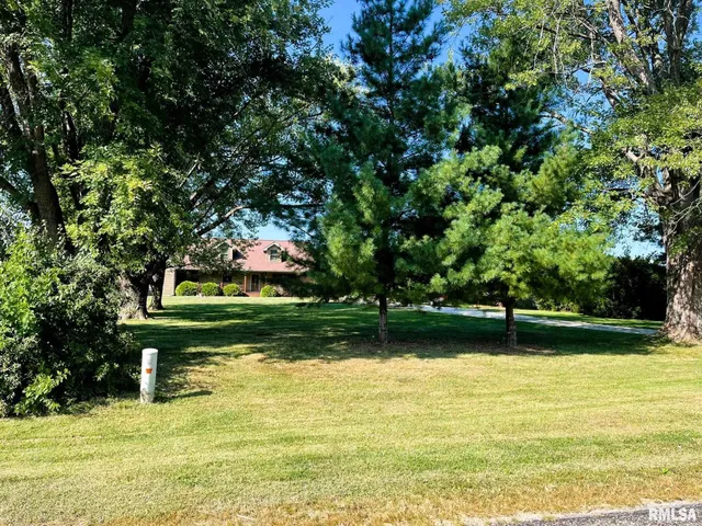 $385,500 | 12676 East County Highway, Lewistown, IL 61542