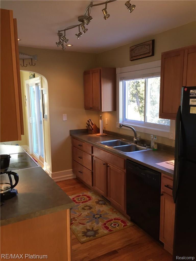 922 Brighton Lake Road Brighton, MI 48116 - Photo 19 of 33 BL9.JPG