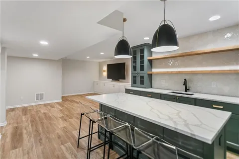 $750,000 | 5255 West 129th Terrace, Leawood, KS 66209