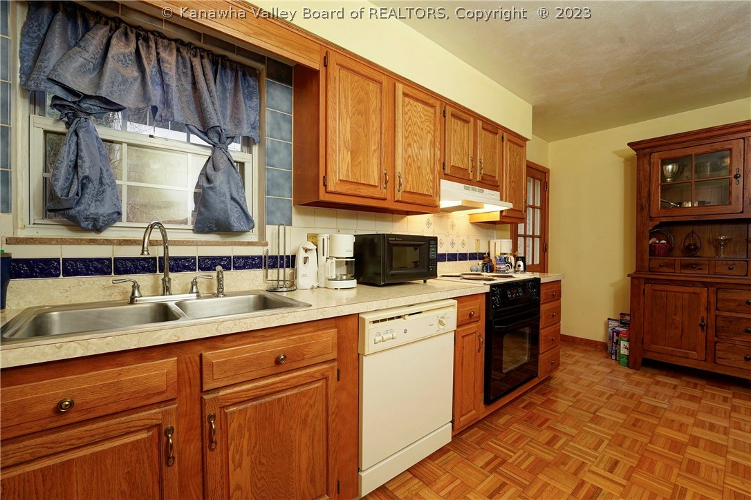 731 Castlegate Road South Charleston, WV 25303 - Photo 9 of 19 Gallery Image 9