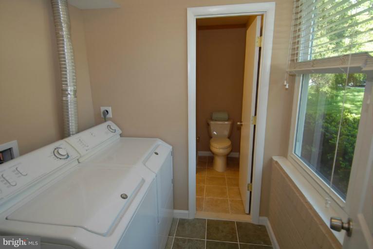 13 Russell Road Cabin John, MD 20818 - Photo 8 of 28 Interior (General)