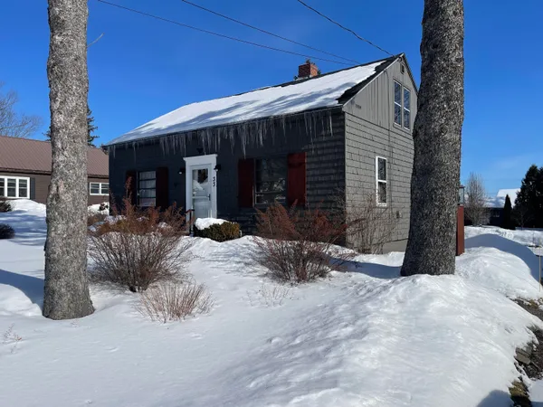 $174,900 | 33 Elmwood Avenue, Caribou, ME 04736