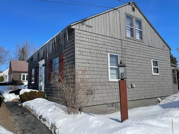 $174,900 | 33 Elmwood Avenue, Caribou, ME 04736