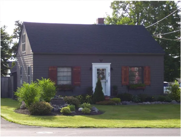 $174,900 | 33 Elmwood Avenue, Caribou, ME 04736
