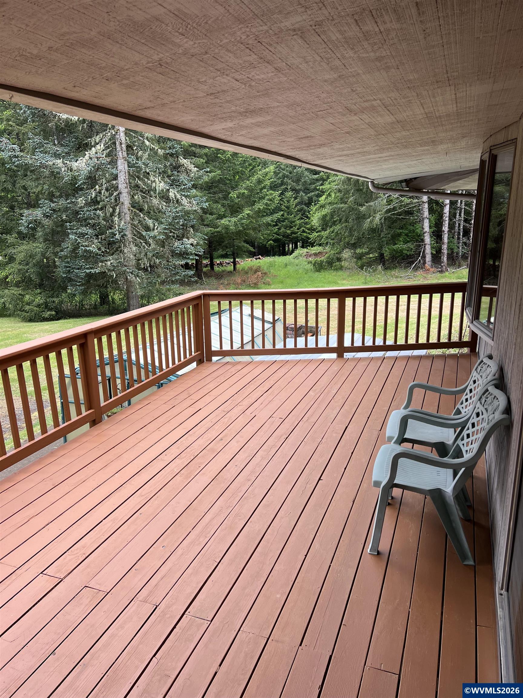 27572 South Kinzy Road Estacada, OR 97023 - Photo 20 of 50 a balcony with wooden floor