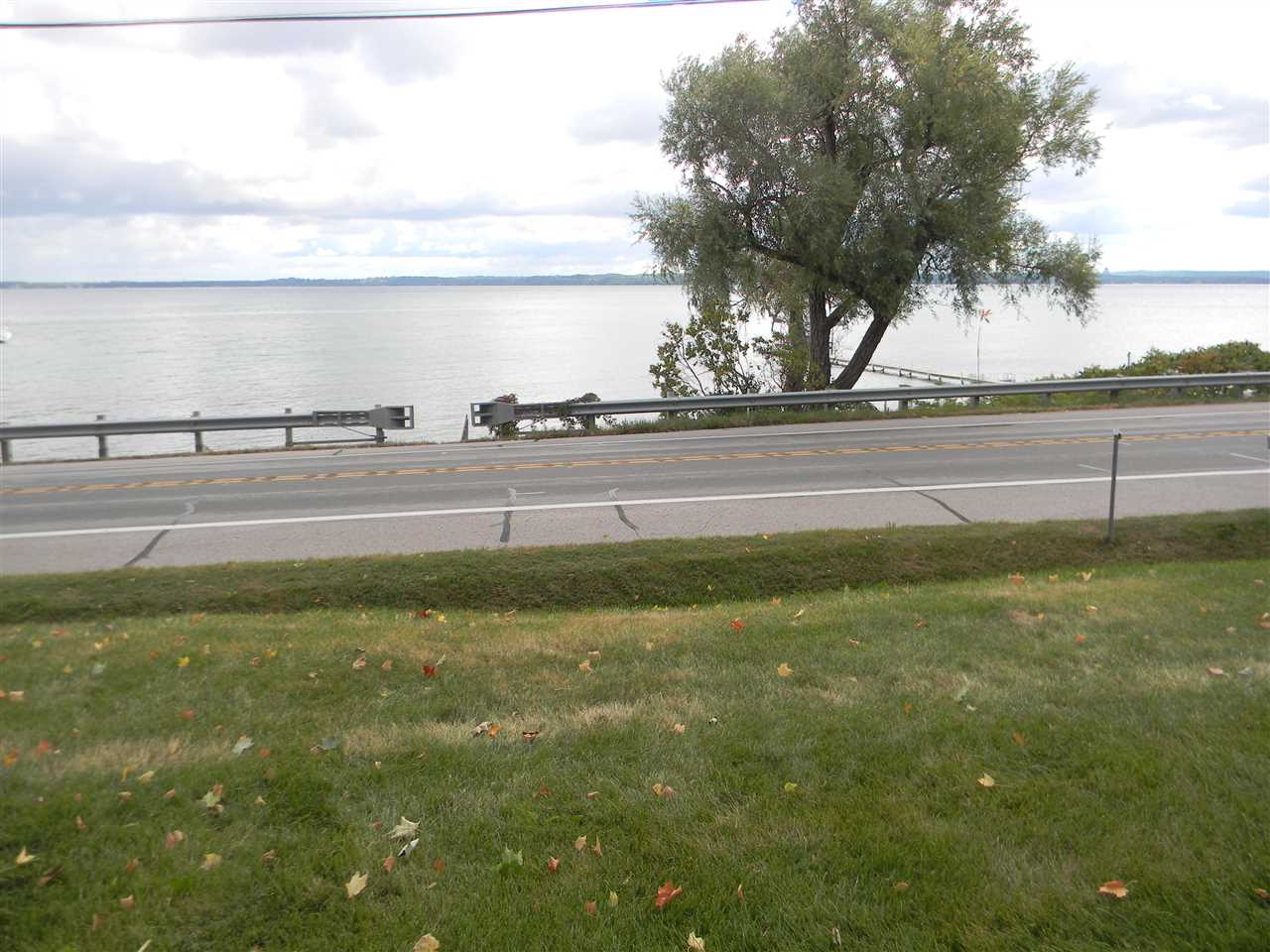 9547 Center Road Traverse City, MI 49686 - Photo 5 of 29 1839149-4.JPG
